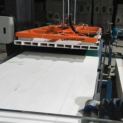 電動CNC積載と卸載 広範囲にわたるカスタマイゼーションを持つガラス加工機械